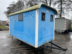 Houten toiletwagen